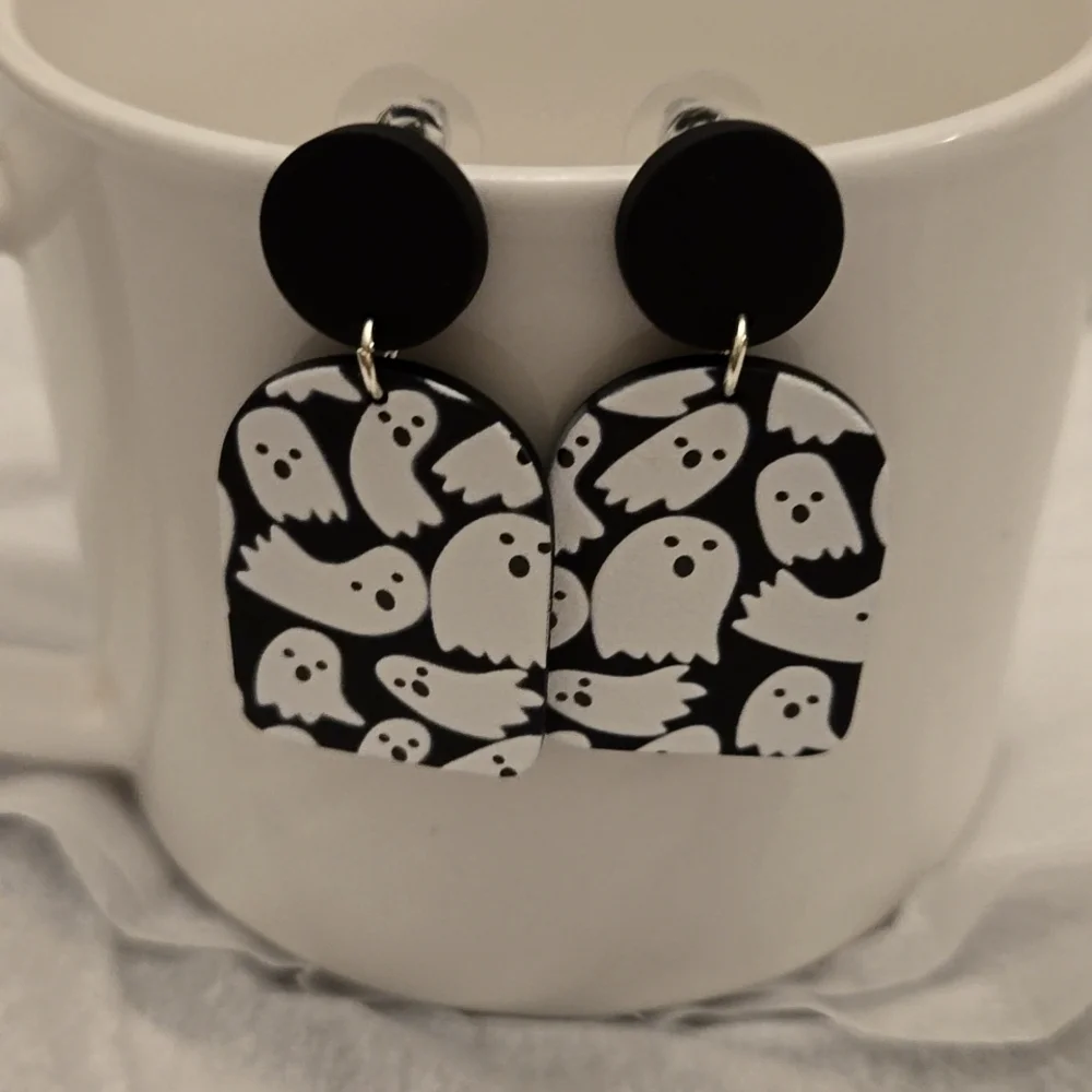 3 /$15 New Halloween Ghost Earrings - Picture 1 of 4